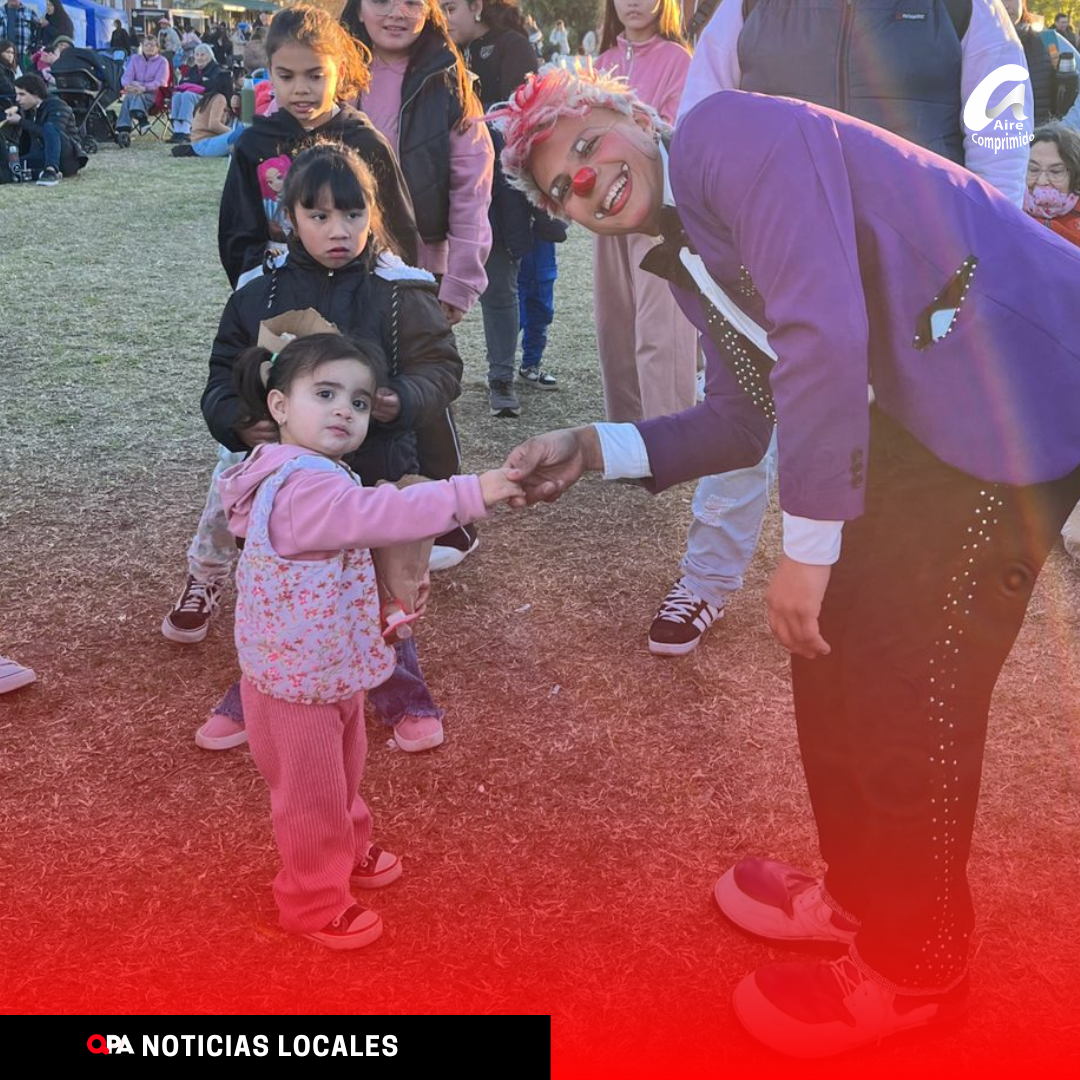 Gesto solidario del Circo Burlesk: entregaron entradas gratuitas para vecinos de la comunidad