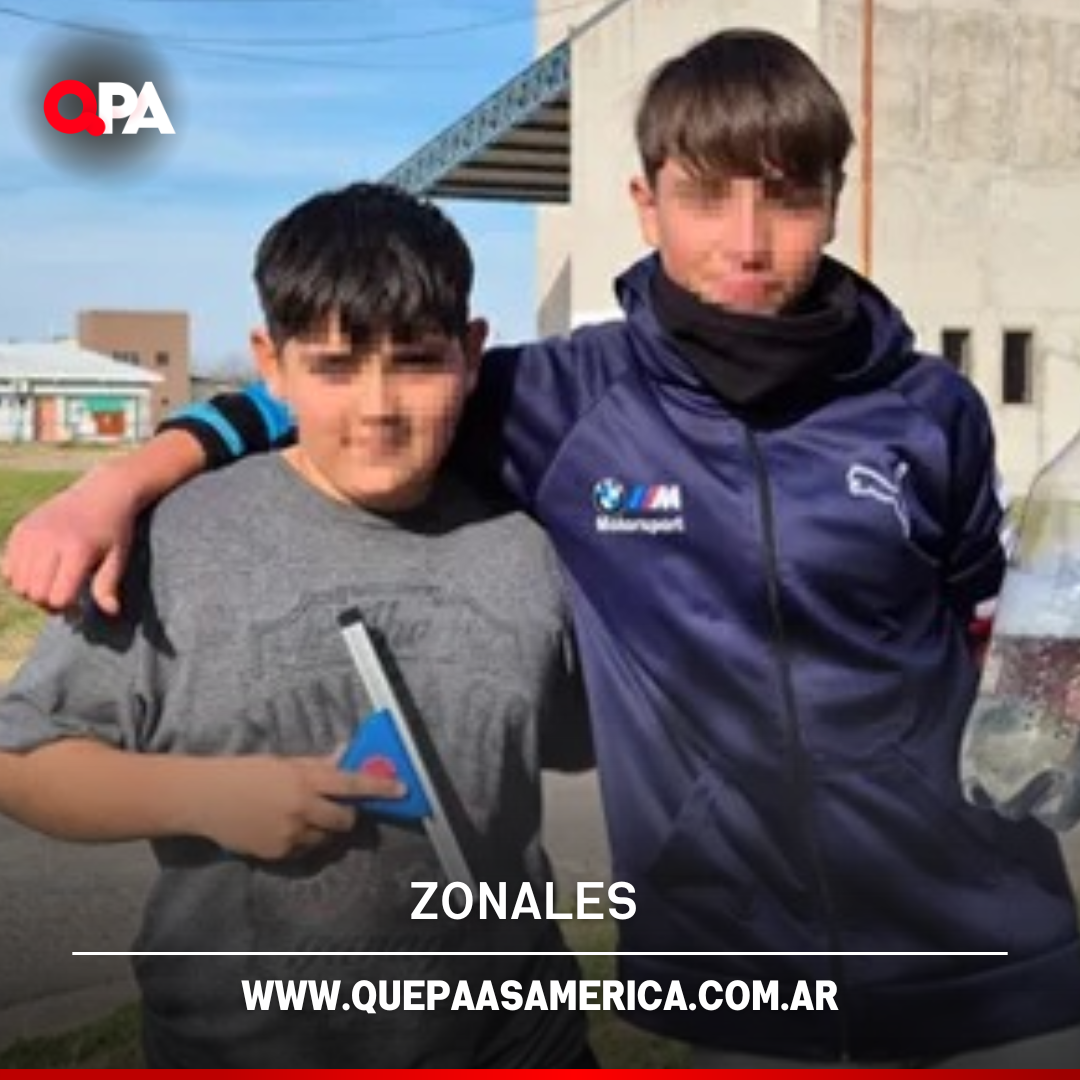 Dos chicos de General Villegas comienzan a lavar parabrisas para juntar dinero y montar un kiosco