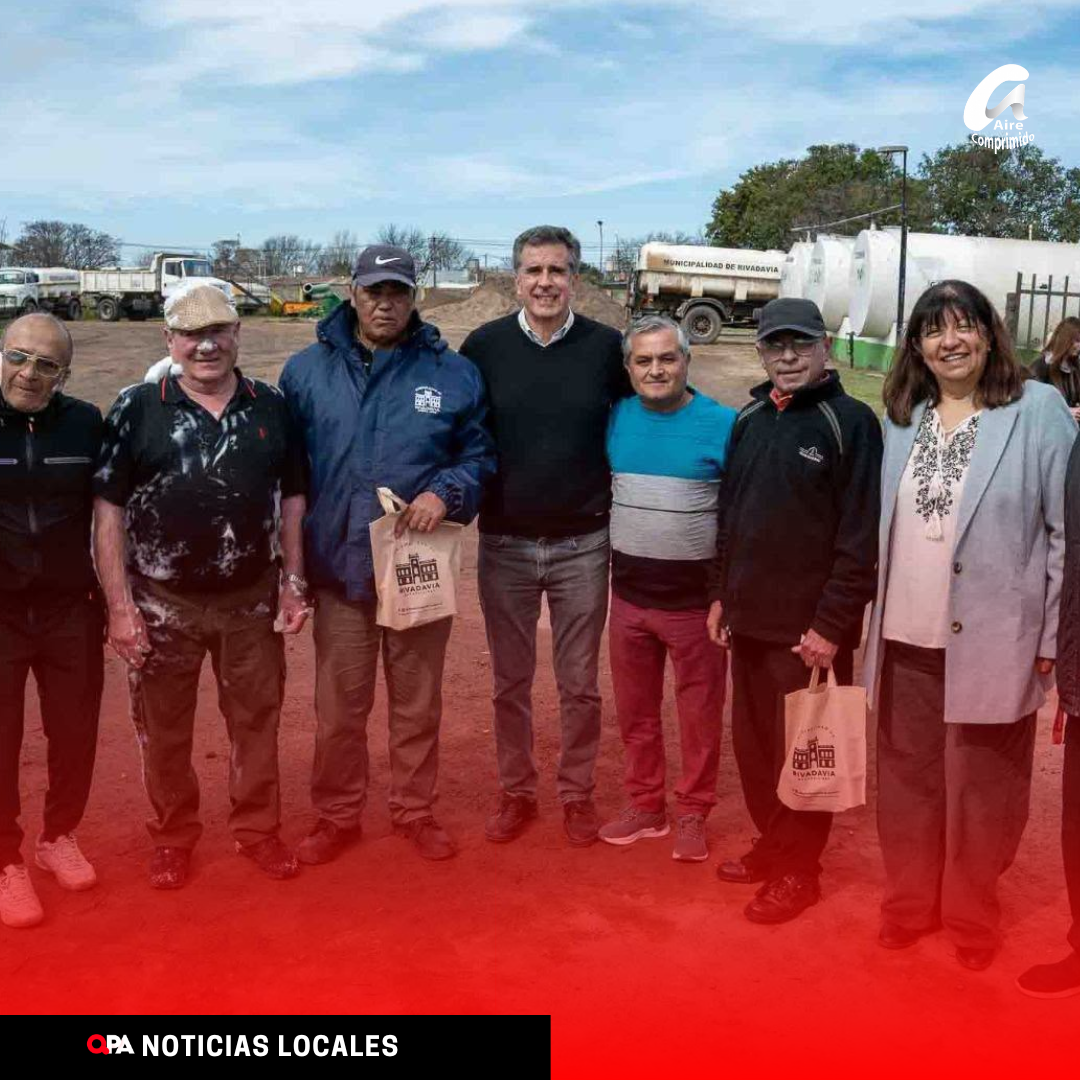 Cuatro trabajadores municipales se jubilaron tras años de servicio a la comunidad