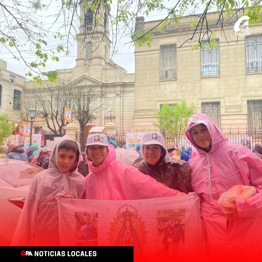 MÁS DE 200 PEREGRINOS DE RIVADAVIA LLEGARON A LUJÁN PESE A LA INTENSA LLUVIA